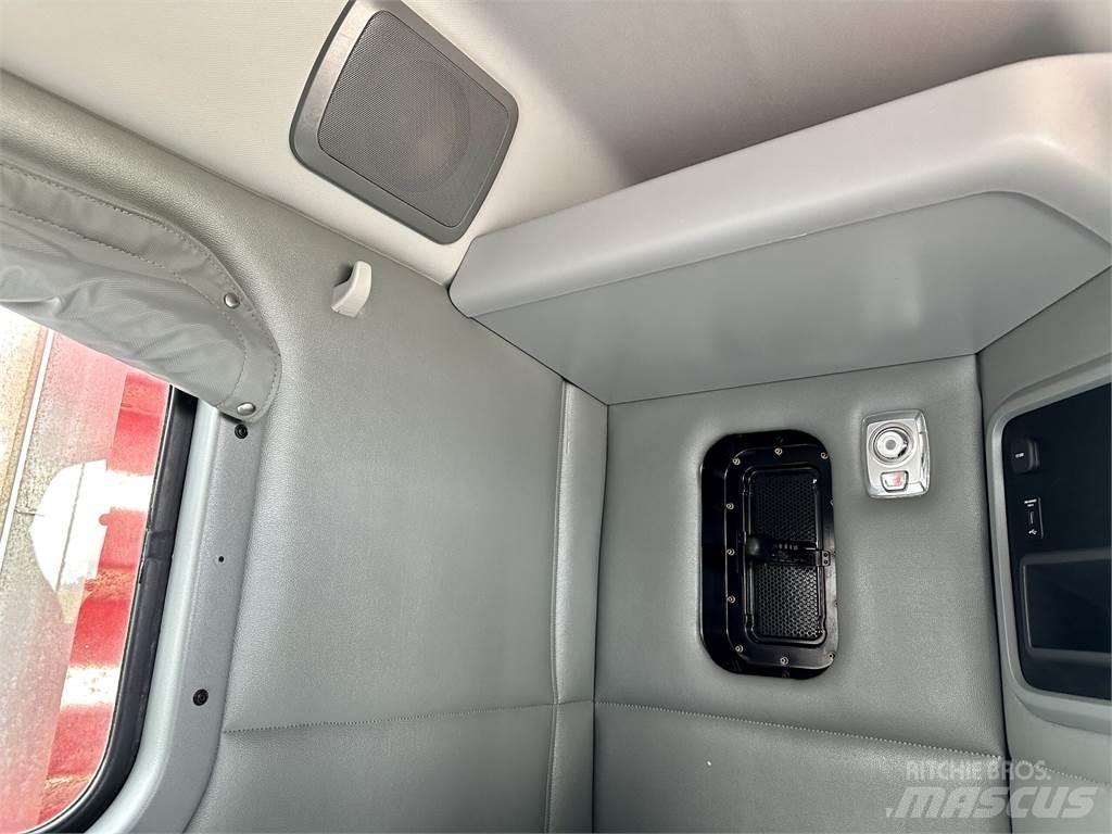 Kenworth T880 Tractor Units