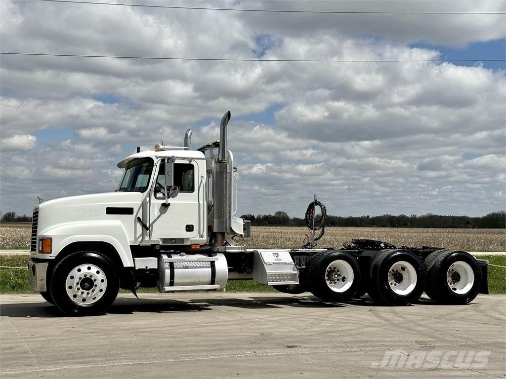Mack CH613 Tractor Units