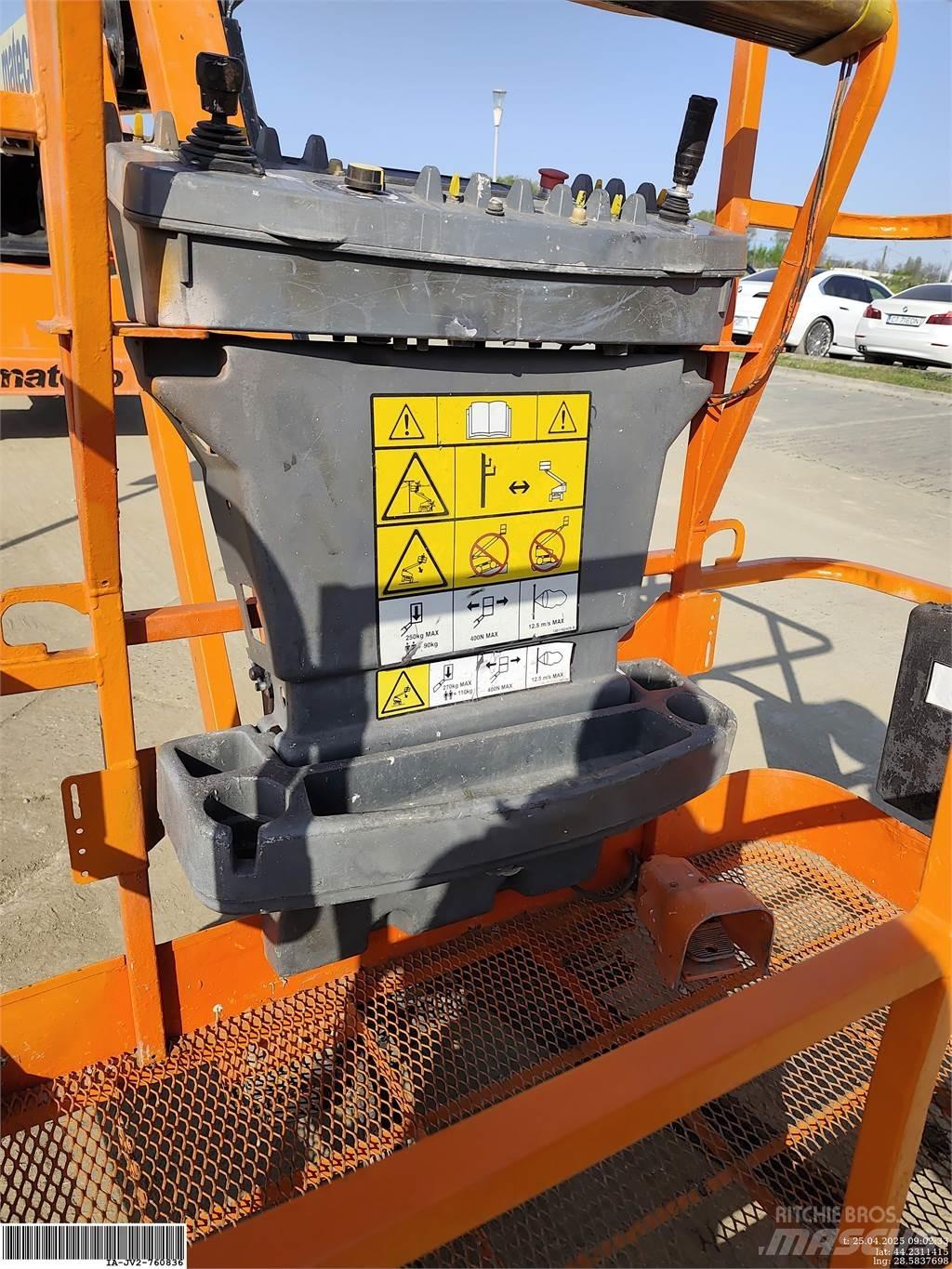 JLG 460SJ Articulated boom lifts