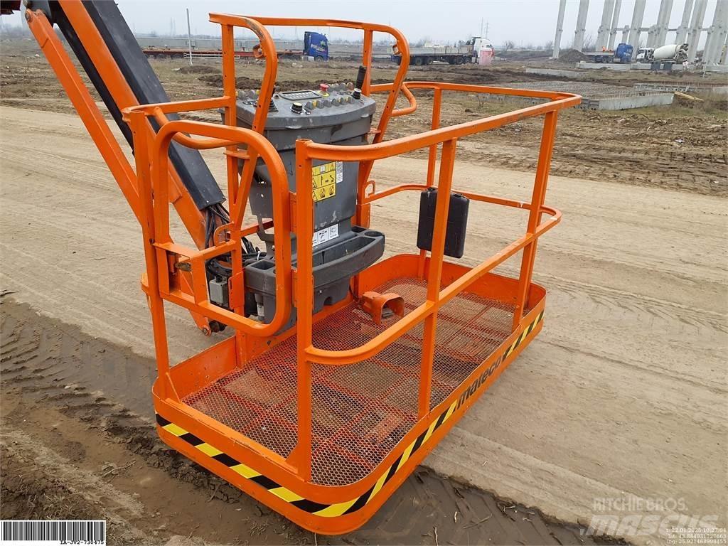 JLG 860SJ Articulated boom lifts