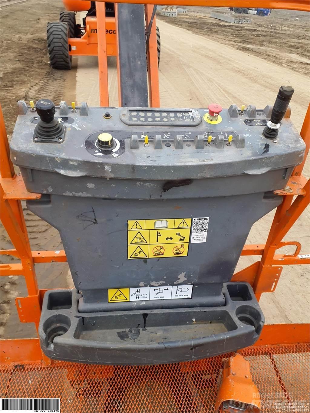 JLG 860SJ Articulated boom lifts