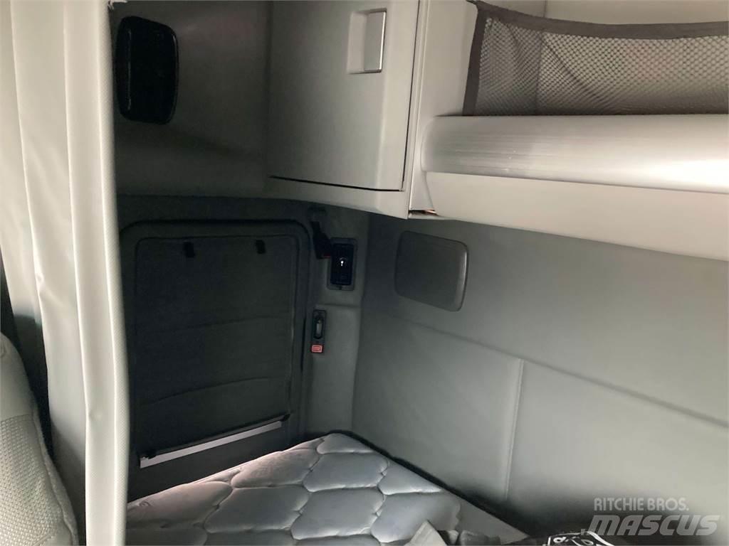 Kenworth T680 Tractor Units
