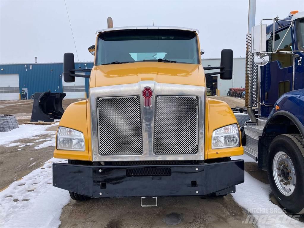 Kenworth T880 Tractor Units