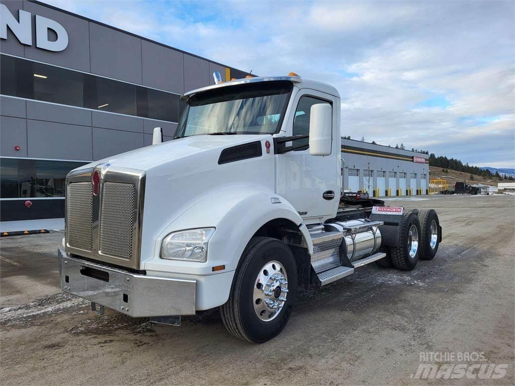 Kenworth T880 Tractor Units