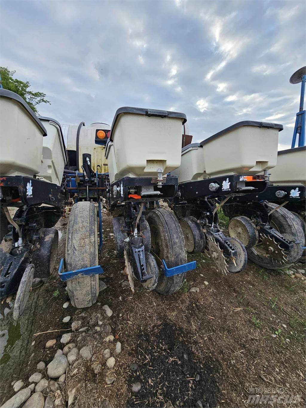 Kinze 3000 Other components