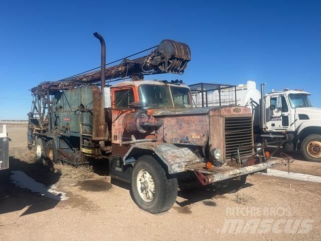 Autocar  Mobile drill rig trucks