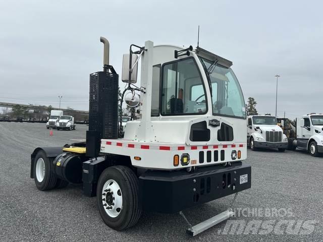 Autocar ACTT42 Terminal tractors
