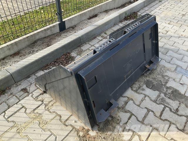 Bobcat  Screening buckets