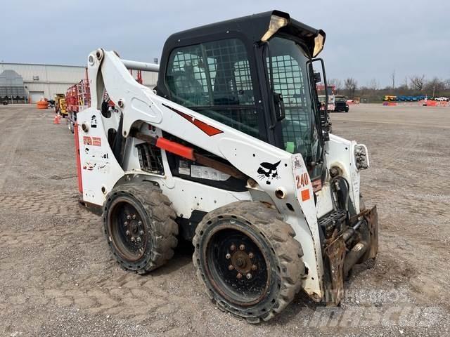 Bobcat S570 Skid steer loaders