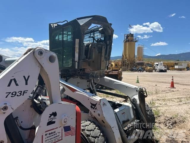 Bobcat S740 Skid steer loaders
