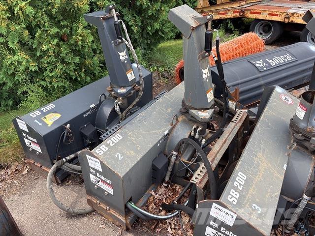 Bobcat SB200 Snow throwers