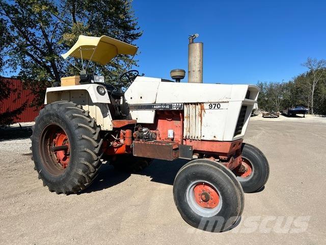 CASE 970 Tractors