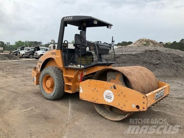 CASE SV208 Single drum rollers