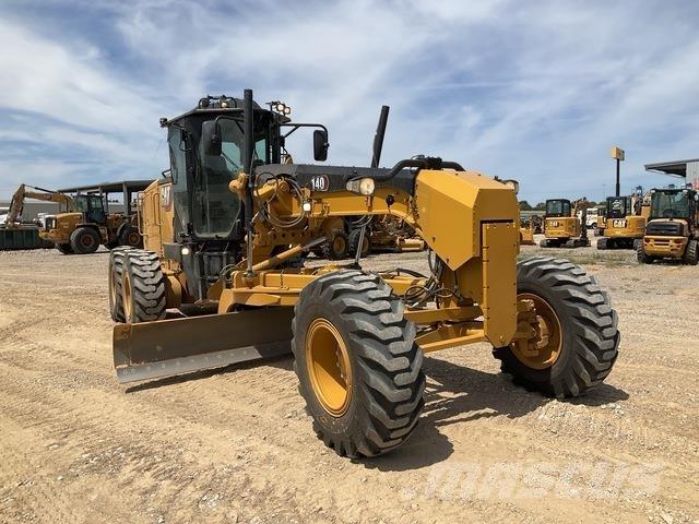 CAT 140 Graders
