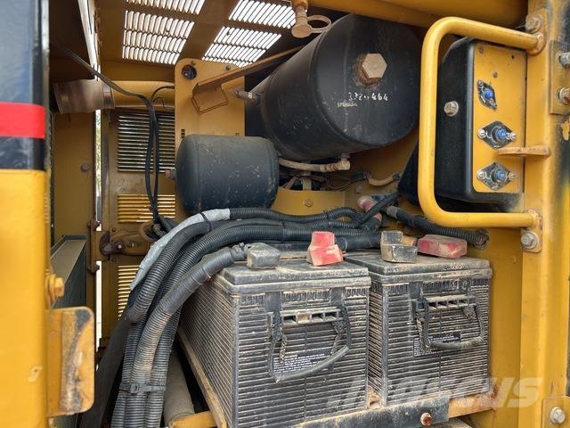 CAT 16H Graders