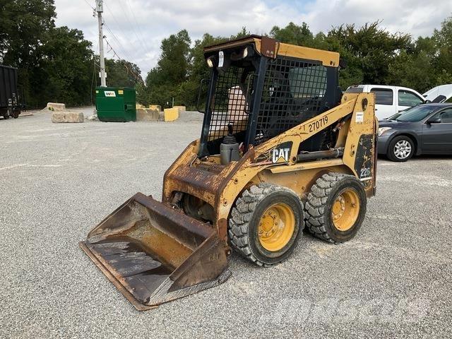 CAT 226 Skid steer loaders
