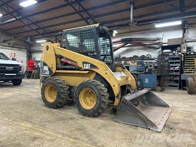 CAT 236B Skid steer loaders