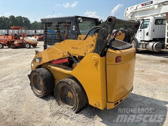 CAT 242B3 Skid steer loaders