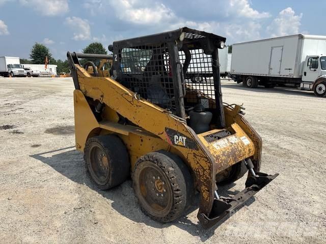 CAT 242B3 Skid steer loaders