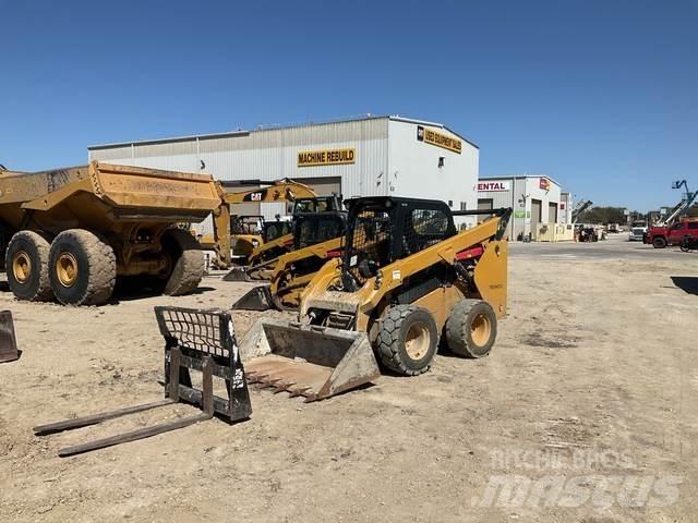 CAT 262D3 Skid steer loaders