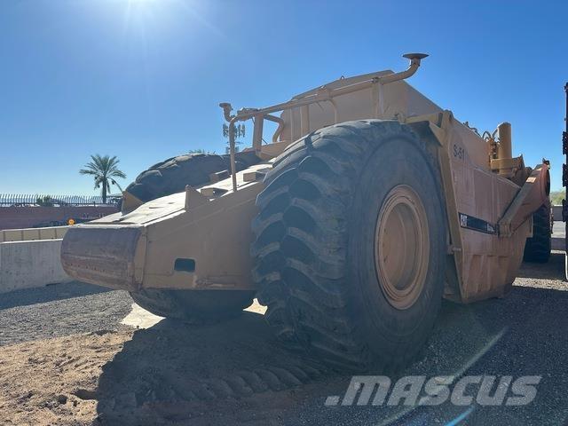 CAT 651B Water tankers