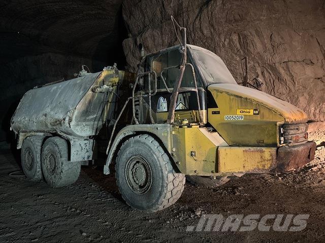 CAT 725 Water tankers