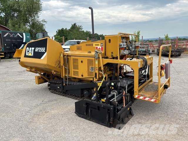 CAT AP255E Asphalt pavers
