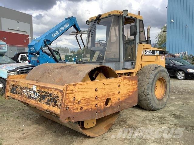 CAT CS-583C Single drum rollers