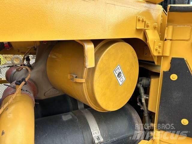 CAT D10T2 Crawler dozers