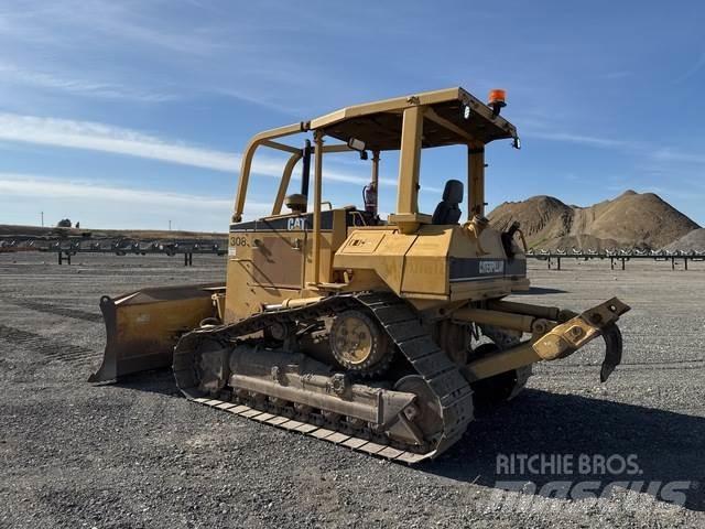 CAT D5M XL Crawler dozers