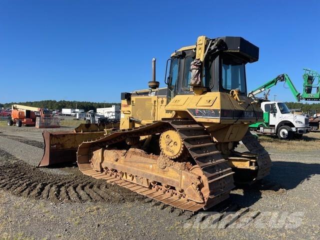 CAT D6M LGP Crawler dozers