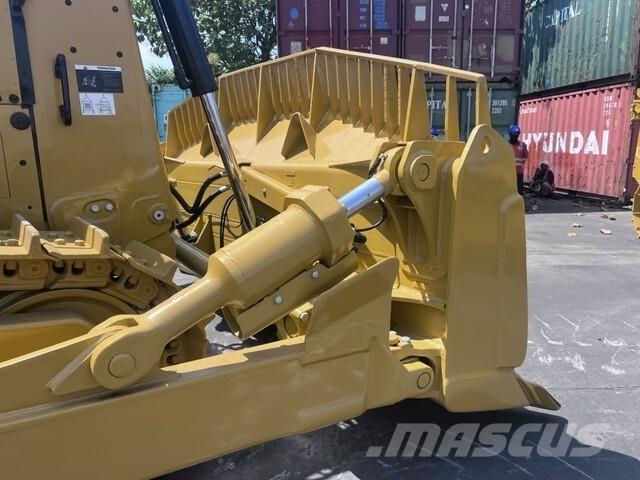 CAT D8GC Crawler dozers