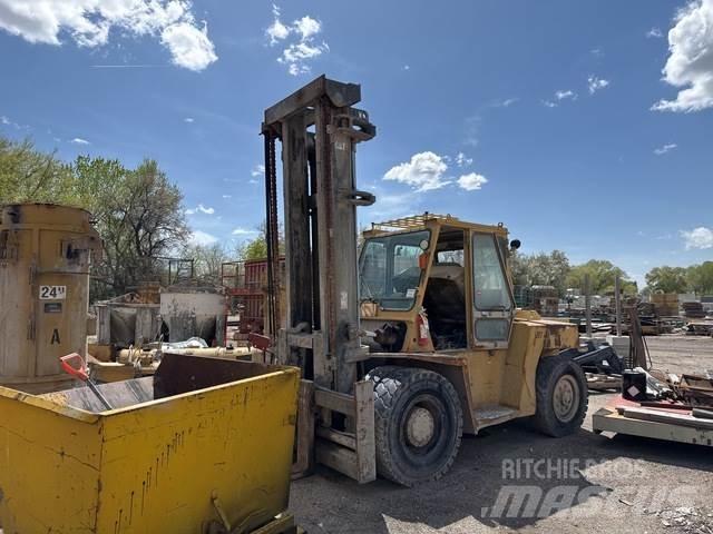 CAT DP90 Rough terrain trucks