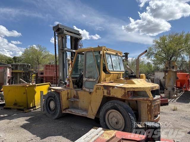 CAT DP90 Rough terrain trucks