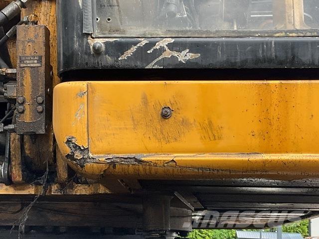 CAT M320 Wheeled excavators