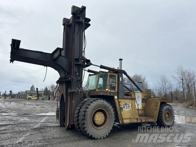 CAT V900 Container handlers