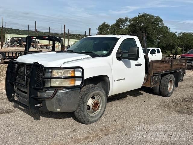 Chevrolet 3500 Flatbed / Dropside trucks