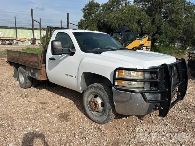 Chevrolet 3500 Flatbed / Dropside trucks