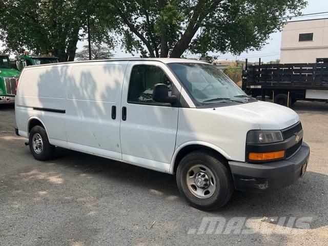 Chevrolet 3500 Panel vans
