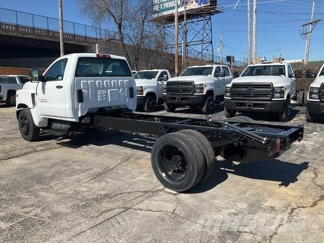 Chevrolet 6500 Cabins and interior