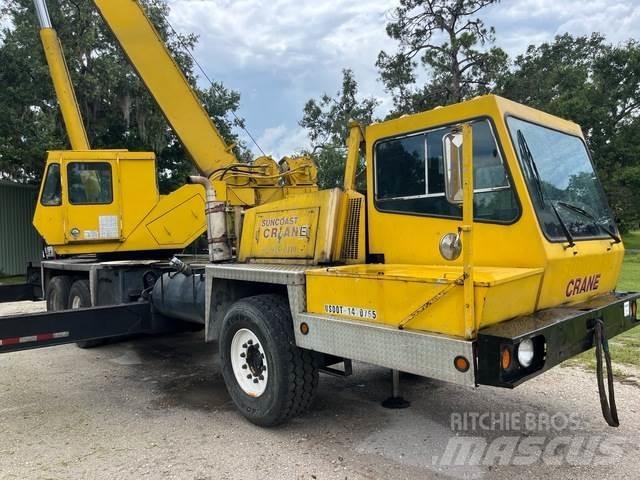 Daewoo DTC-35 Tracked cranes