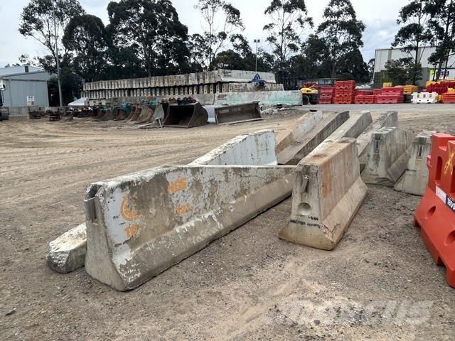  DB80 Construction - Others