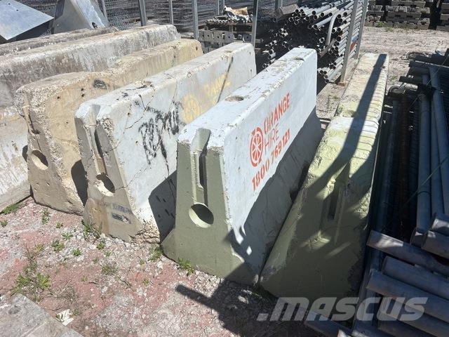  DB80 Construction - Others