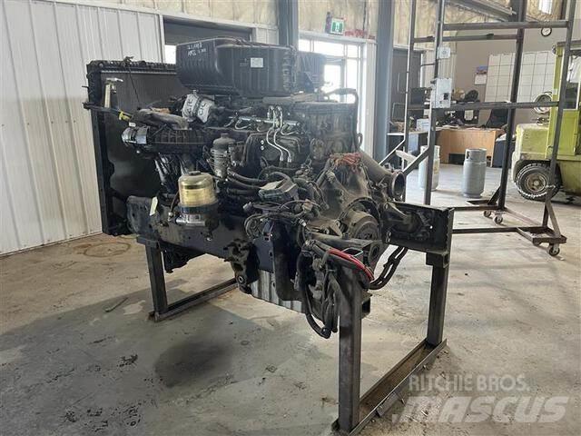 Detroit DD15 Engines