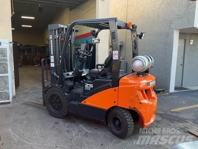 Doosan G25E-7 Construction - Others