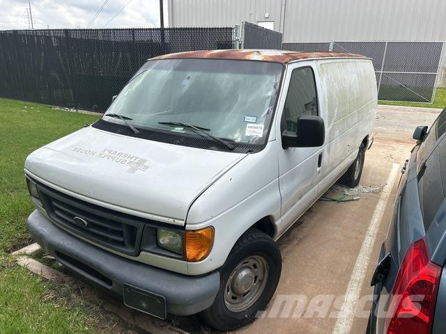 Ford E-150 Panel vans
