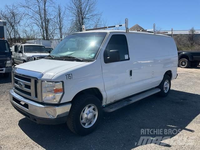 Ford E-250 Panel vans
