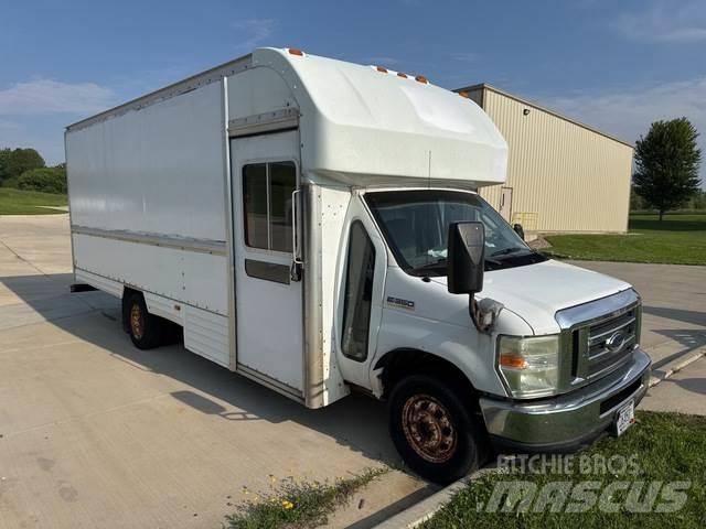 Ford E-350 Panel vans