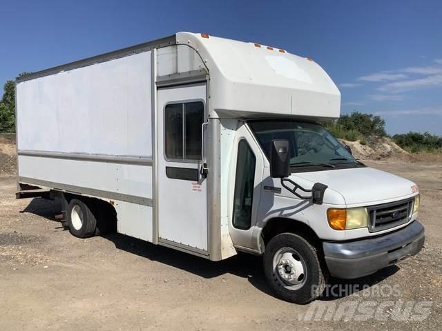 Ford E-350 Box body