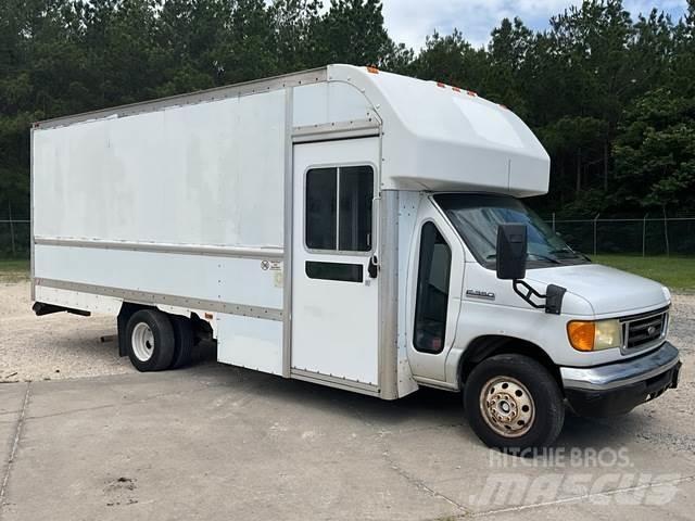Ford E-350 Box body